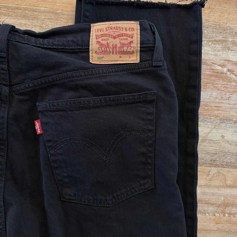 Levis 501 Original Fit Black Straight Leg Jeans Raw Hem Button Fly W31 L30 - Picture 6 of 14